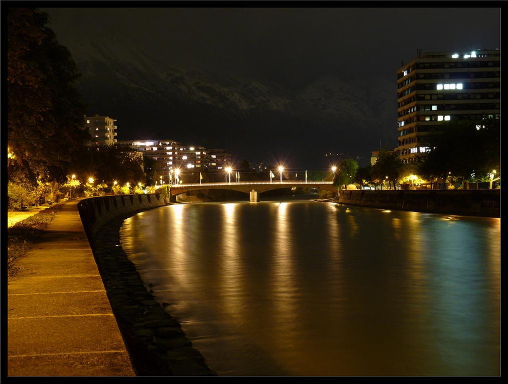 Riedz Apartments Innsbruck- Zentrales Apartmenthaus Mit Gruener Oase Екстер'єр фото